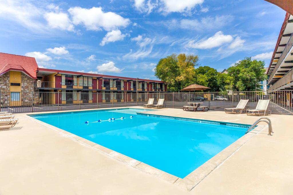Days Inn Pigeon Forge South Kültér fotó
